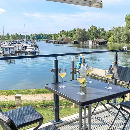 Lovely Apartment In Rechlin With Kitchen Экстерьер фото